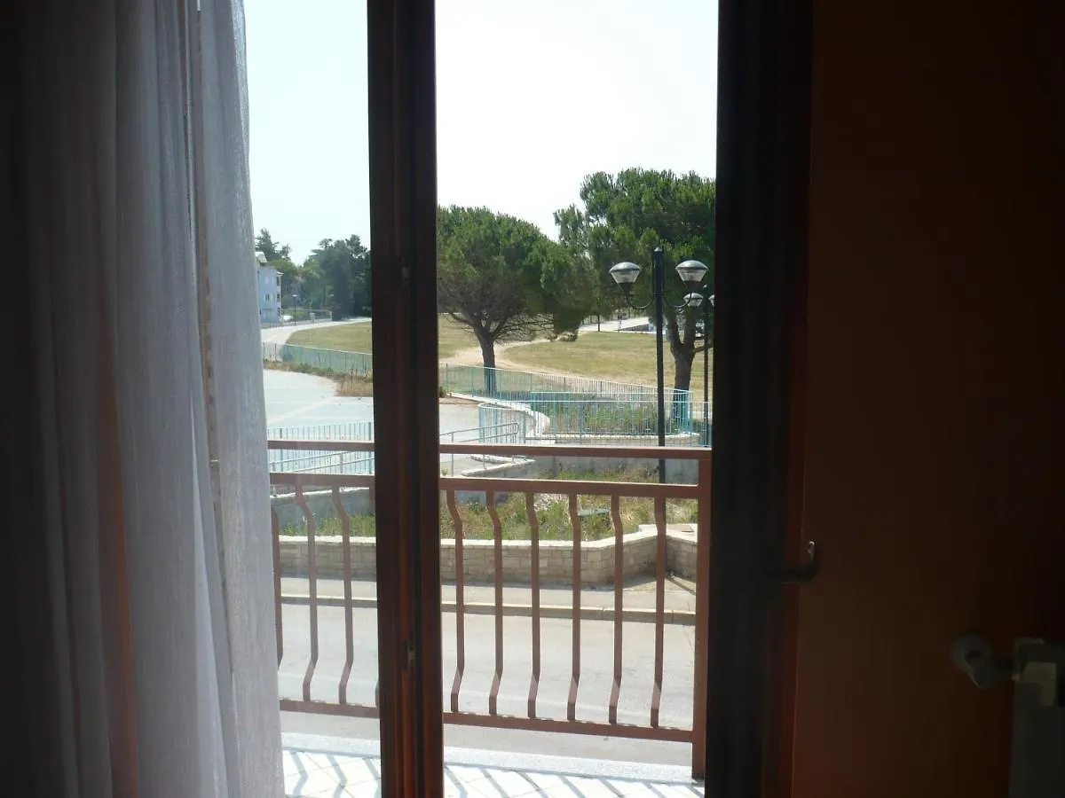 Apartments By The Sea Umag - 11647 0*,  Chorvatsko