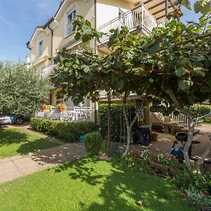 Trbovic Peaceful With Free Parking, Pet-friendly, And Bike Storage In Apartmán