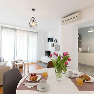 App Lov Apartment